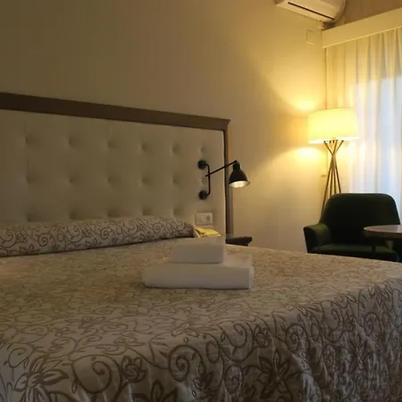 Playa Canet Otel 3*