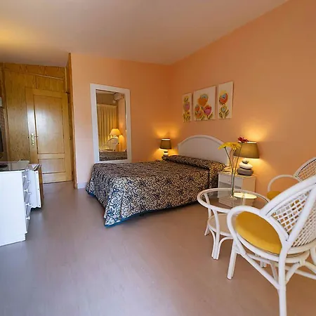 Playa Canet Отель 3*