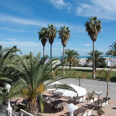 Playa Canet Отель Канет-де-Беренгер